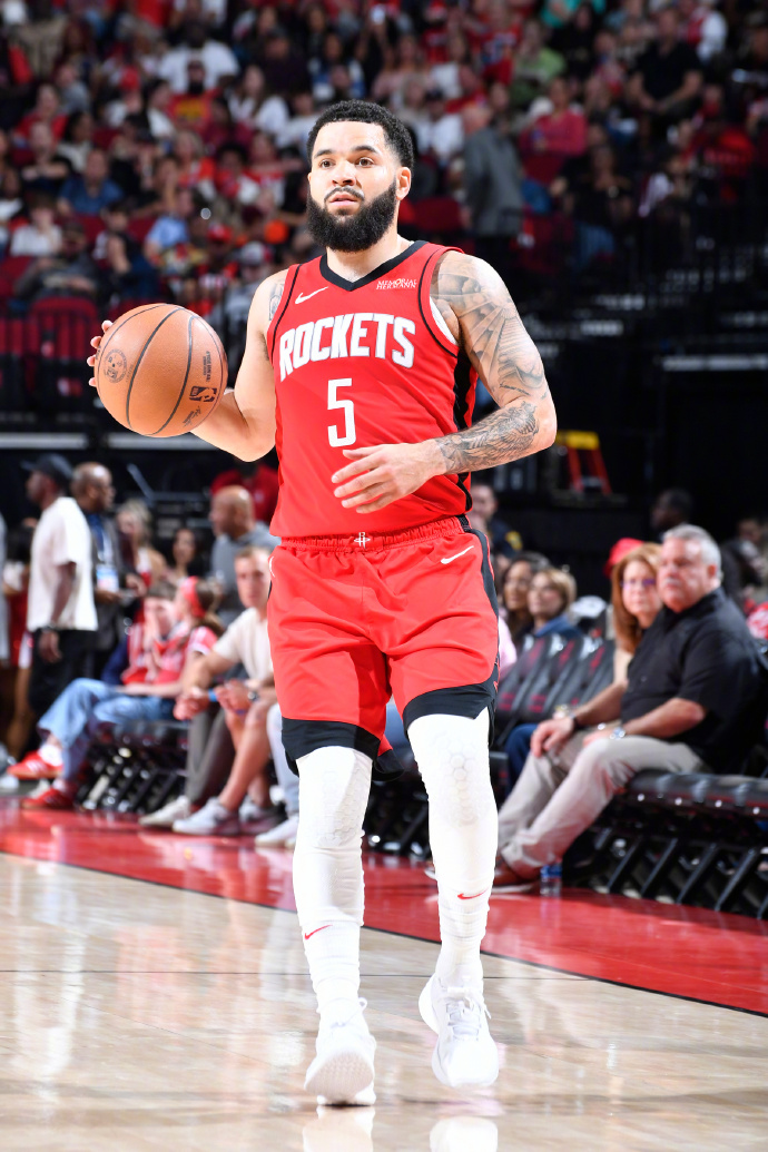 关于里弗斯重整火箭，球队被看好能否逆袭的信息