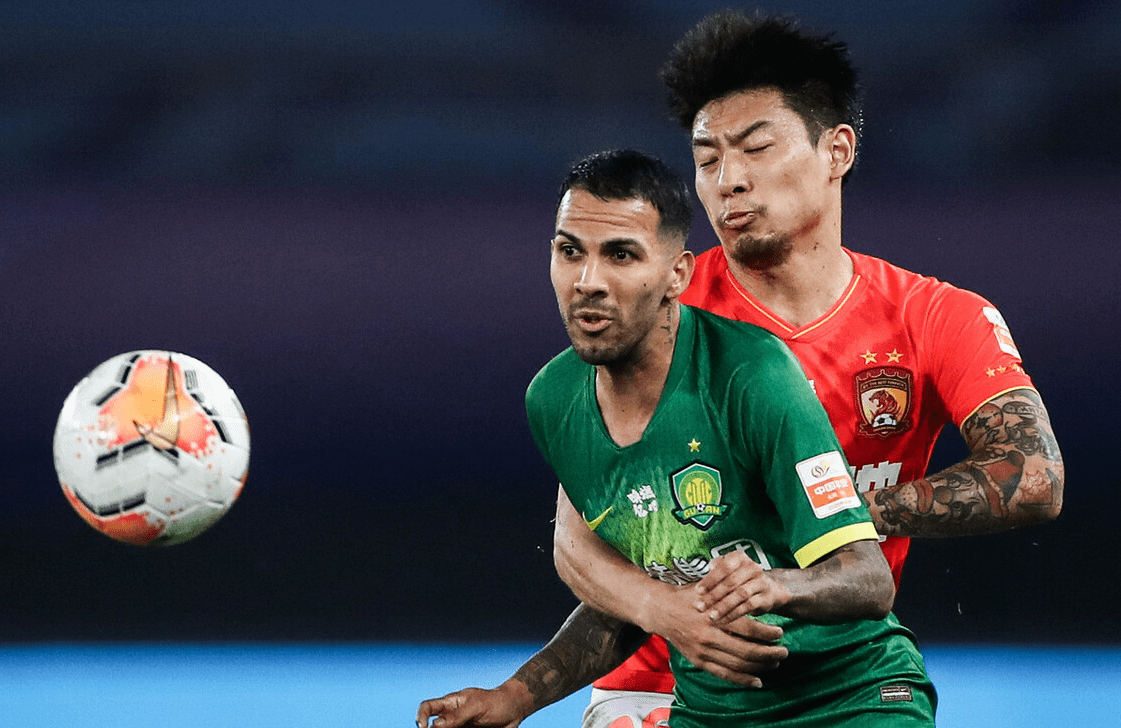 包含小牛危机四伏，生死一战球队必须全力以赴的词条