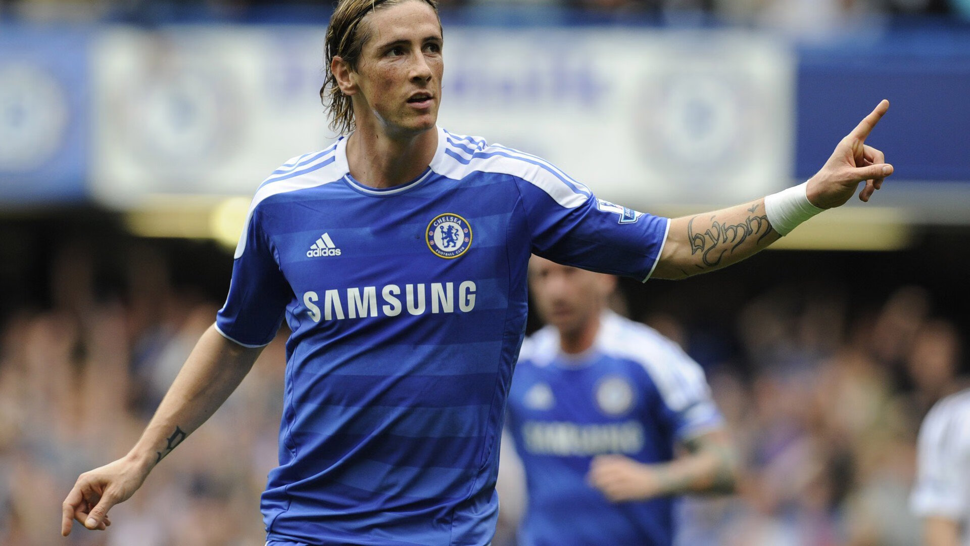 绿茵与球台的双重奏，葡萄牙鏖战法兰西，马龙统治全场